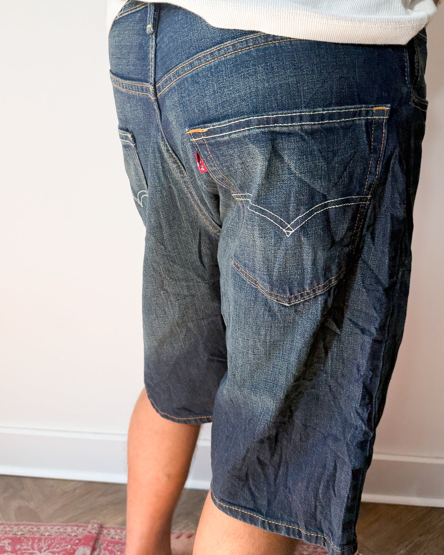 Short Levi’s 569