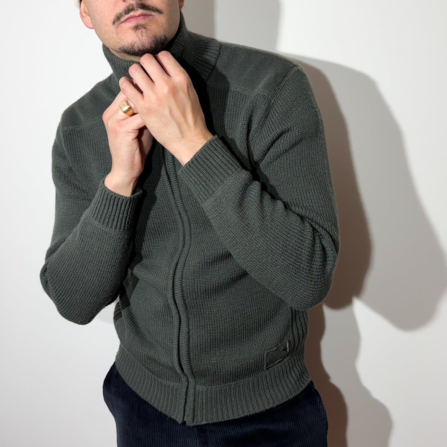 Pull Lee Cooper