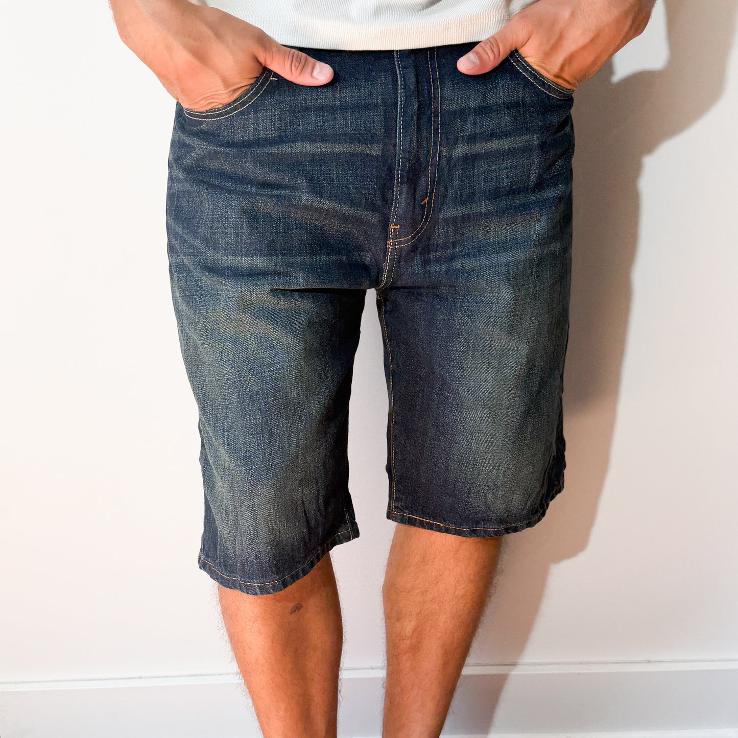 Short Levi’s 569