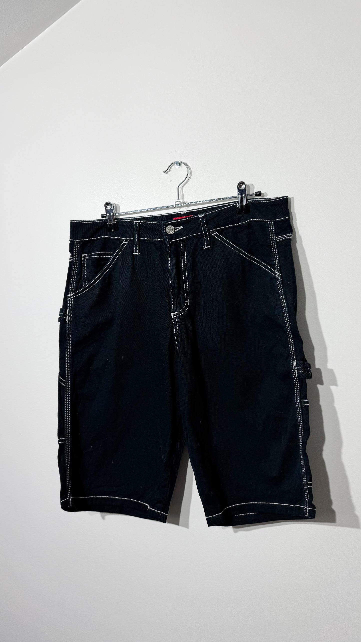 Short Dikies